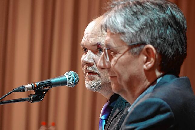 Die Gemeinderäte Matthias Eschbach, links, und Peter Keck führten durch die Bewerbervorstellung.
