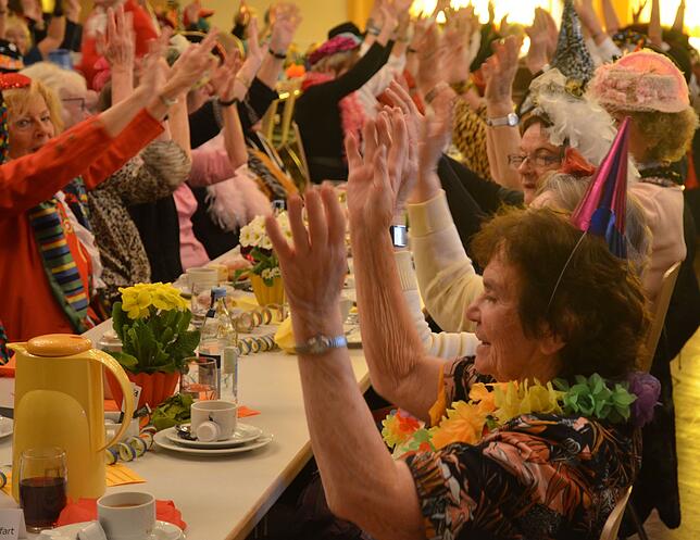 Bild 38: Bilder von der bunten Fasnacht für Senioren in der Stadthalle