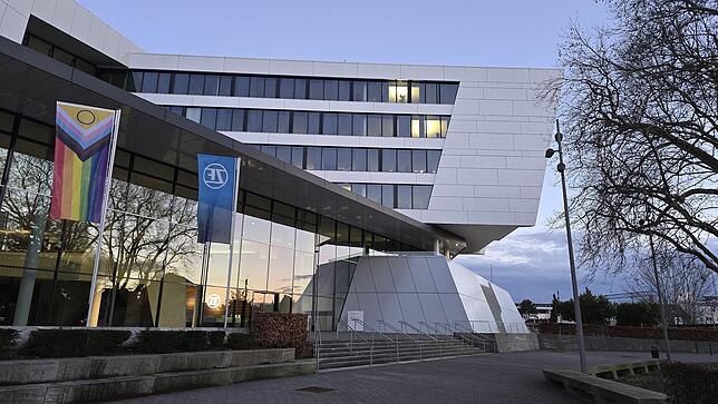 Das ZF Forum in Friedrichshafen, die Konzernzentrale des Automobilzulieferers ZF Friedrichshafen AG. Hier wird die Entscheidung ...