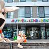 Wer kümmert sich um die Kinder, wenn die Eltern wegen Covid-19 ins Krankenhaus müssen? Im Klinikum Friedrichshafen können zumindest ...