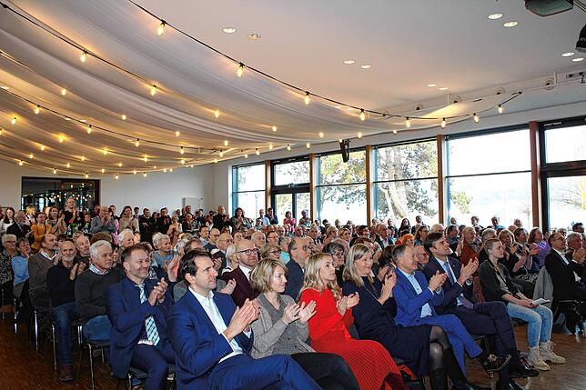Das Seeum war sehr gut besucht. Auch die Bundes- und Landtagsabgeordneten der Region waren vertreten: Andreas Jung, Stockachs ...