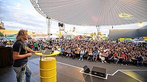 Drei Tage voller Motorrad-Leidenschaft mit weltbekannten Abenteurern wie Charley Boorman, Simon und Lisa Thomas und Joe Pichler erwarten ...