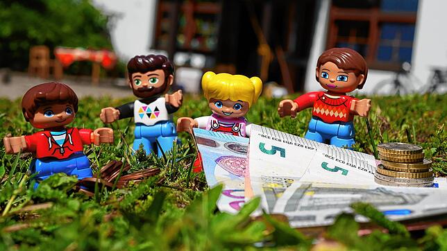 Für Radolfzeller Familien mit Kindern wird es in den kommenden Jahren einige Gebührenerhöhungen geben. Sowohl für den Kindergarten als ...