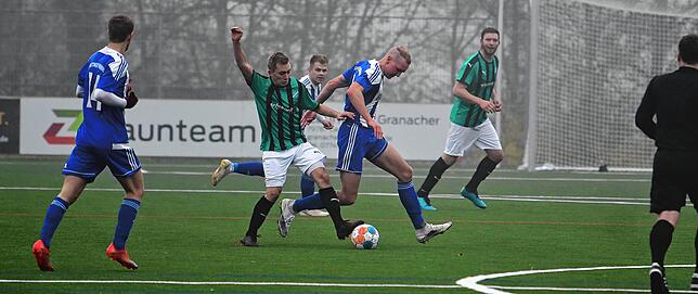 Bild 3: SG Mettingen-Krenkingen besiegt den Spitzenreiter FC Zell &ndash; und wir haben die Bilder!