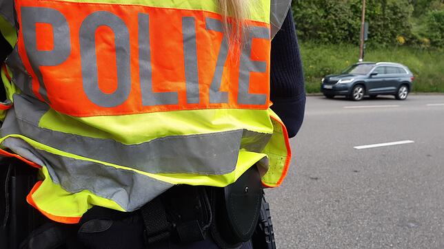 Bei einem Unfall im Gewerbepark Hochrhein wurden drei Fahrgäste eines Linienbusses verletzt. (Symbolbild)
