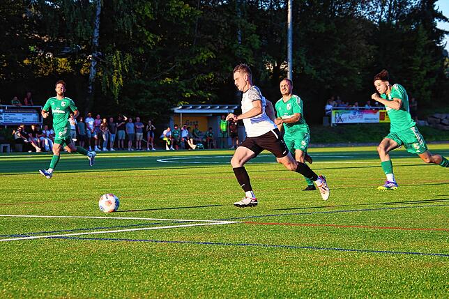 Bild 7: SV Buch gewinnt Derby gegen SV Waldhaus mit 4:1 – und wir haben Fotos!