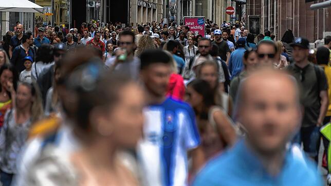 Einer von vier Einwohnern in der Schweiz hat einen ausländischen Pass – und eine genaue Vorstellung davon, was typisch ...