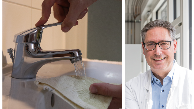 Mikrobiologe Markus Egert (links) von der Hochschule Furtwangen hat das Wachstum von Bakterien in Schwämmen erforscht.