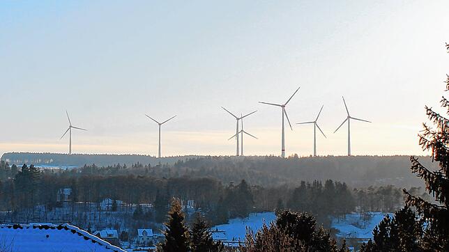 So sahen die Visualisierungen für den Windpark Bräunlingen zu Beginn des Projektes aus. Das geht bald in das Genehmigungsverfahren. Aus ...