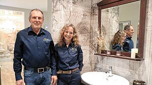 Die mehrfach preisgekrönten Badgestalter Regina und Harald Fuss laden zum Tag der offenen Tür ins Bäderstudio Fuss in Reiselfingen ein. ...