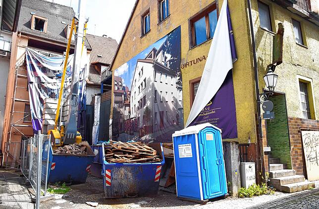 Das gesamte Gebäude-Ensemble von der Bickenstraße 14 bis 16 wird komplett saniert.