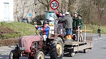 Bild : Dorffasnet in Kluftern: Bilder vom Umzug und vom Narrenbaumstellen