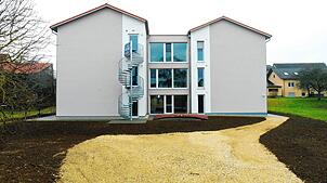 Der Blick vom Hinterhof auf das neue &bdquo;Haus Tabor&ldquo; &ndash; nur die Außengestaltung steht noch aus.
