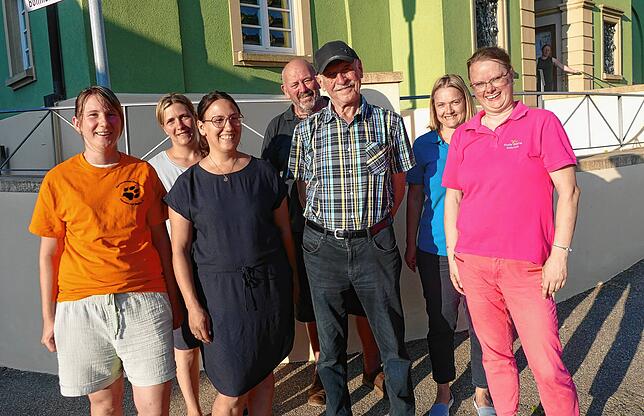 Bild 4: Dieses Straßenfest lockt die Menschen in Scharen an