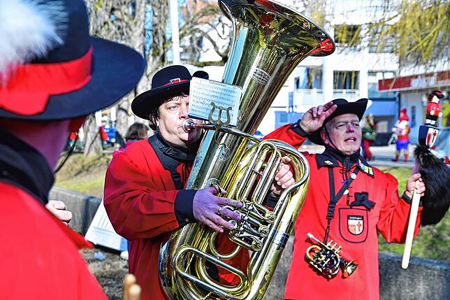 Bild 11: So laufen sich die Narren für den Umzug in Bad Dürrheim warm