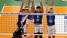 Der VfB Friedrichshafen (blaue Trikots) ist seit 23 Spielen ungeschlagen. Das soll auch am Sonntag beim Tabellensiebten Volleyball ...