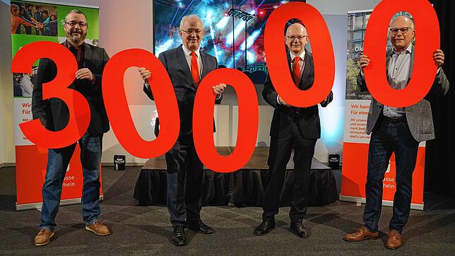 30.000 Euro können die Teilnehmer des Vereinswettbewerbs von Sparkasse Hochrhein und SÜDKURIER Medienhaus gewinnen. Darüber freuen sich ...