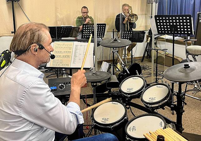 Stephan Würth liefert die treibenden Rhythmen.