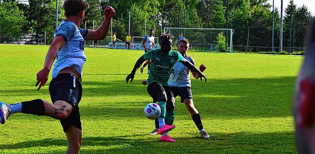 Bild 23: SV Buch besiegt den FC Zell deutlich mit 5:1 – und wir haben Fotos!