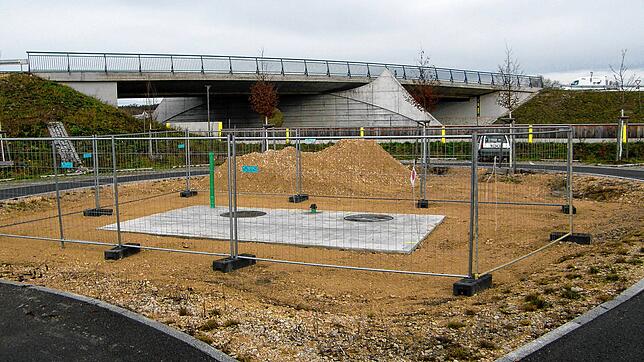 Eines von vielen Projekten für 2021: Auf dem Kindlebild-Parkplatz hat die Gemeinde Reichenau mit dem Bau einer Toilettenanlage begonnen. ...