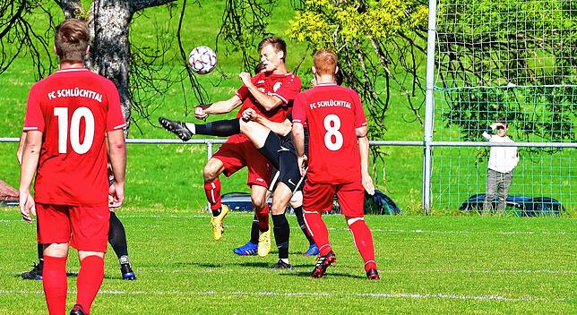 Bild 5: SV Buch gewinnt mit 1:0 beim Schlusslicht FC Schlüchttal &ndash; und wir haben die Bilder!