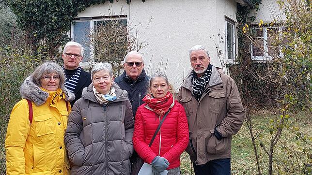 Die Anwohner Ulrike Gass, Friedemann Taut, Marieluise Sefrin, Rainer Sefrin, Danuta Hetmanski und Raimund Müller (von links) ärgern ...