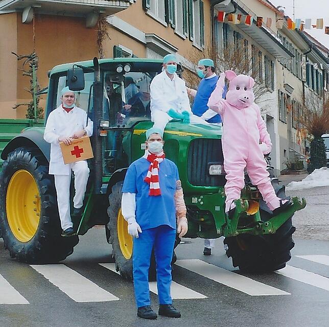 Selbst vor dem Rathaussturm machte die Schweinepest in der Vergangenheit nicht halt. Dafür sorgte der Vermessungstrupp mit großem ...