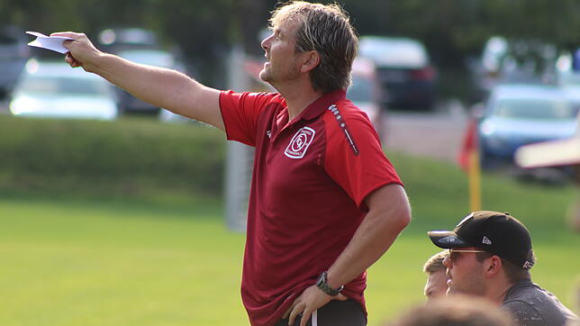Will in zahlreichen Testspielen den jeweiligen Stand der Vorbereitung überprüfen: FC Königsfelds Trainer Patrick Fossé.