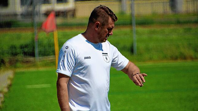 Trainer Heinz Jäger und der SV Geisingen haben sich mit 5:3 gegen den SV Hölzlebruck durchgesetzt.