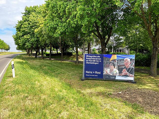 In Oberbaldingen sind die Radsportler trotz der Straßensperren willkommen.