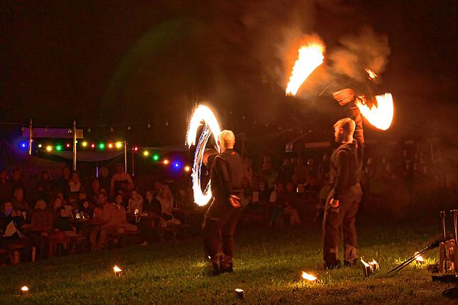 Bild 19: Röthenlochfest: Faszinierende Leuchtfiguren und gute Stimmung