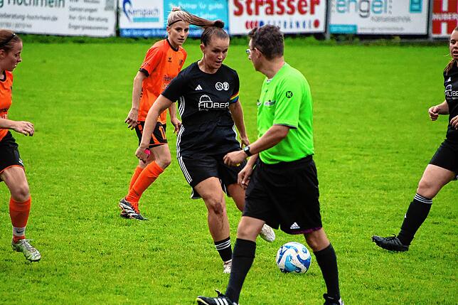 Bild 17: SC Niederhof/Binzgen setzt sich mit 5:2 gegen den FC Hauingen durch – und wir haben Fotos!