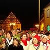 Viel Spaß hatten mehrere Hundert Narren auf dem Marktplatz beim Streckgericht am Donnerstagabend.