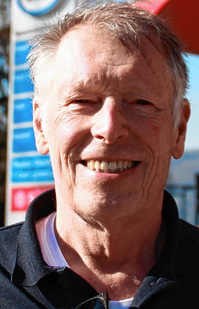 Wolfgang Voß aus der Nähe von München tankt in Säckingen nur nach, um in Österreich vollzutanken.