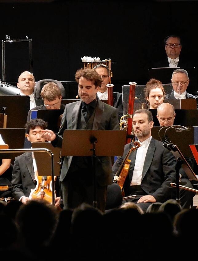 Oliver Wnuk im Dezember 2024 beim Weihnachtskonzert der Philharmonie in Konstanz.