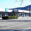 Geschäfte zu, der Parkplatz leer gefegt: Im Laufenpark in Laufenburg werden die Folgen von Corona am deutlichsten. Seit der ...