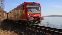Die Bodenseegürtelbahn-Strecke zwischen Überlingen, Sipplingen und Ludwigshafen verläuft unmittelbar am See. Die Gemeinde Sipplingen ...