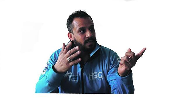 Ein Karatekämpfer, der auch Handballer motiviert: Tarek Amin kümmert sich um die mentale Stärke der Zweitliga-Spieler der HSG Konstanz. ...
