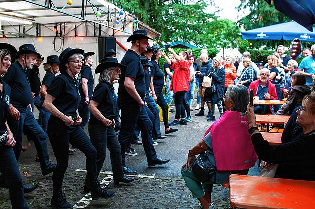 Bild 15: Stimmung top, Wetter egal: Das war der Samstag beim Überlinger Promenadenfest in Bildern