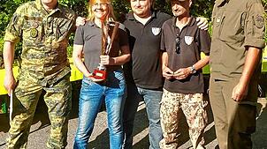 Die Pokalübergabe an die Mannschaft SRV Klettgau 1 – von 94 Mannschaften hat sie den dritten Platz erreicht. Foto: Verein