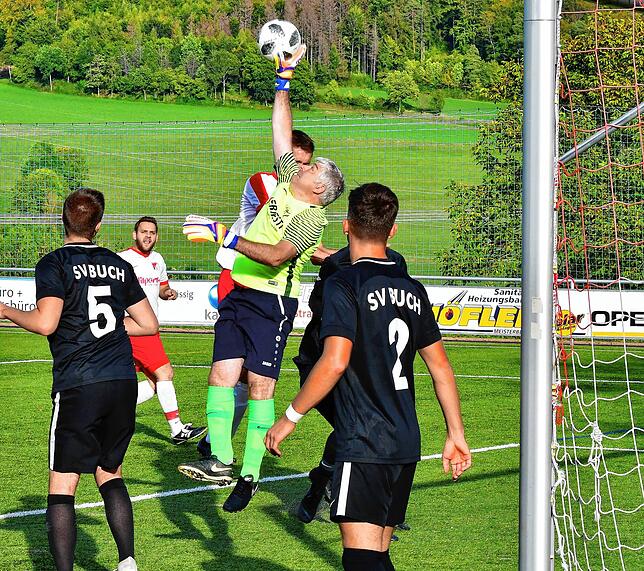Allrounder: Antonio Cutrona feierte 2019 für den SV Buch ein überraschendes Comeback in der Bezirksliga, als alle verfügbaren Torhüter ...