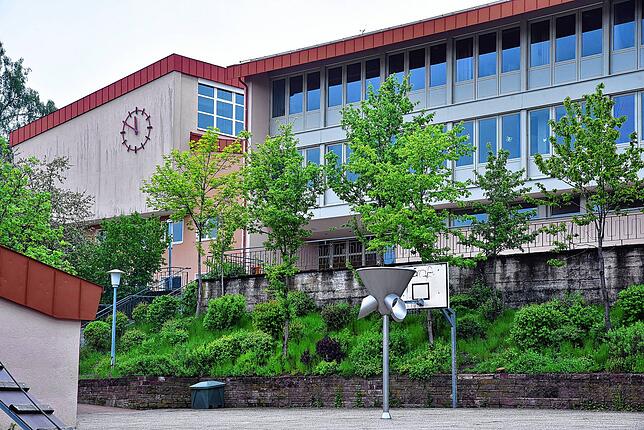 Am Sonderpädagogischen Bildungs- und Beratungszentrum SBBZ, der Sommerrainschule, werden zusätzlich 60 Kinder mit besonderem ...