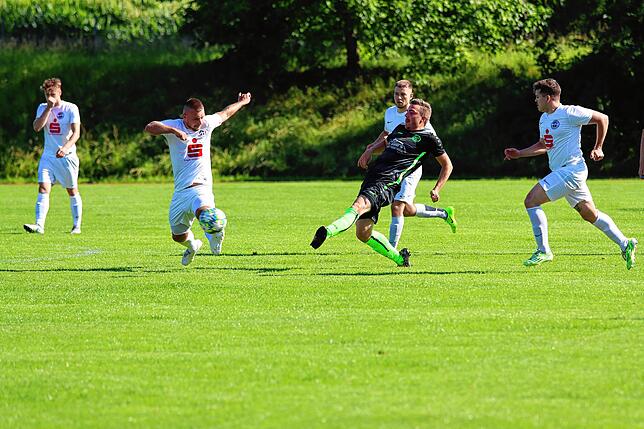 Bild 20: Die besten Bilder vom 5:2-Sieg des Hegauer FV im Testspiel beim FC Steißlingen