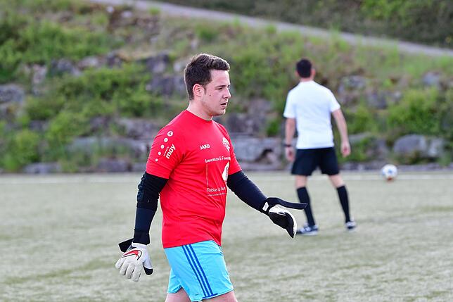 Bild 16: FC Rot-Weiß Weilheim besiegt den FC Wallbach im &bdquo;Duell am Strich&ldquo; mit 3:1 &ndash; wir haben die Bilder!