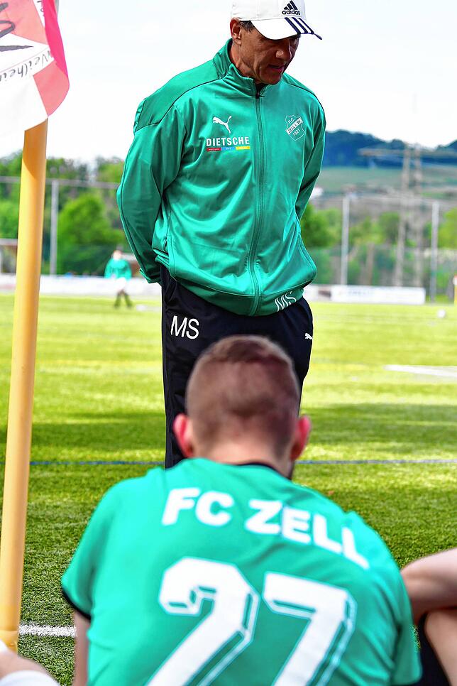 Bild 10: FC Zell macht sein Meisterstück mit dem 6:0 beim FC RW Weilheim &ndash; und wir haben Bilder!