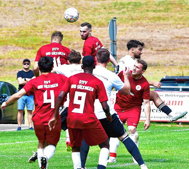 Bild 22: SV Obersäckingen zieht mit 4:0 gegen DTFV Bad Säckingen in die Pokalserie ein – wir haben Bilder!