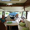 Margreth und Karlheinz May in ihrem 7-Meter-Wohnmobil. Über ihnen das herausklappbare Bett. Bilder: Verena Wehrle
