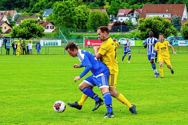 Bild 3: SV Karsau verteidigt die Tabellenspitze durch ein 2:0 beim SV Schwörstadt &ndash; und wir haben Bilder!