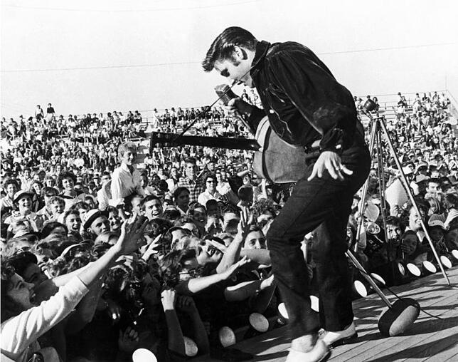 Elvis Presley machte den Musikstil in den 50er-Jahren zum Massenphänomen.