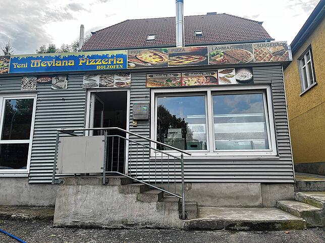 Kaum noch Kundschaft: Die Yeni Mevlana Pizzeria leidet unter der Baustelle Friedrich-Ebert-Straße.
